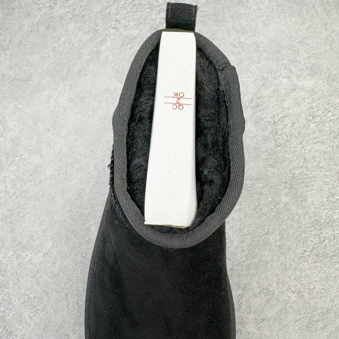 Pick up locally💰520 UGG 5092 Zhou Dongyu Mini thick-soled autumn and winter sheep fur integrated snow boots. All shoes are made from the same factory as ZP. Longfeng A-grade Australian imported sheep fur integrated women's boots. Brand OEM production line. Fully follow the ZP process. OEM original pattern maker. Adhering to the principle of no original shoes and no development selection. Pay attention to every detail. The most authentic version on the market. TREADLITE "Light Wing" technology outsole. Lightweight/durable/flexible/pile size: 35 36 37 38 39 40 Coding: by2936090